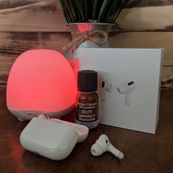 Musical Aroma Relaxation Set With AirPod Pros And Spa Room Oil Diffuser
